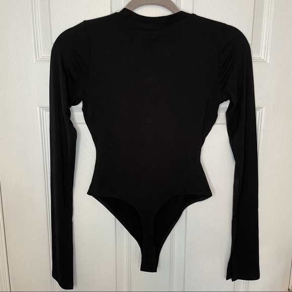 GOOD American NWT Deep V Henley Black Bodysuit 1 - Picture 6 of 10